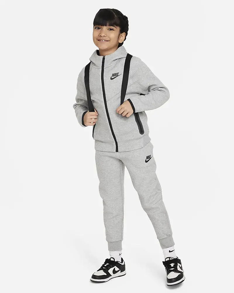 Nike Sportswear Tech Fleece Full-Zip Set. 1