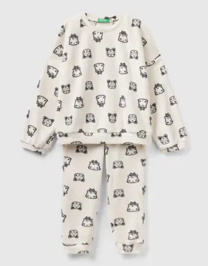 fleece pyjamas with mascot print