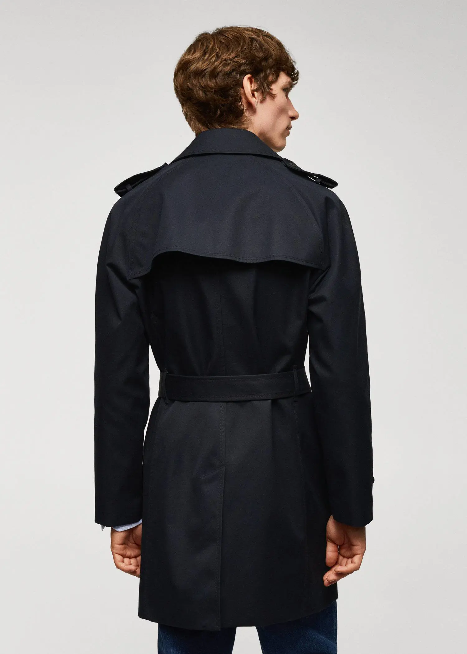 Mango Klassischer wasserabweisender Trenchcoat. 3