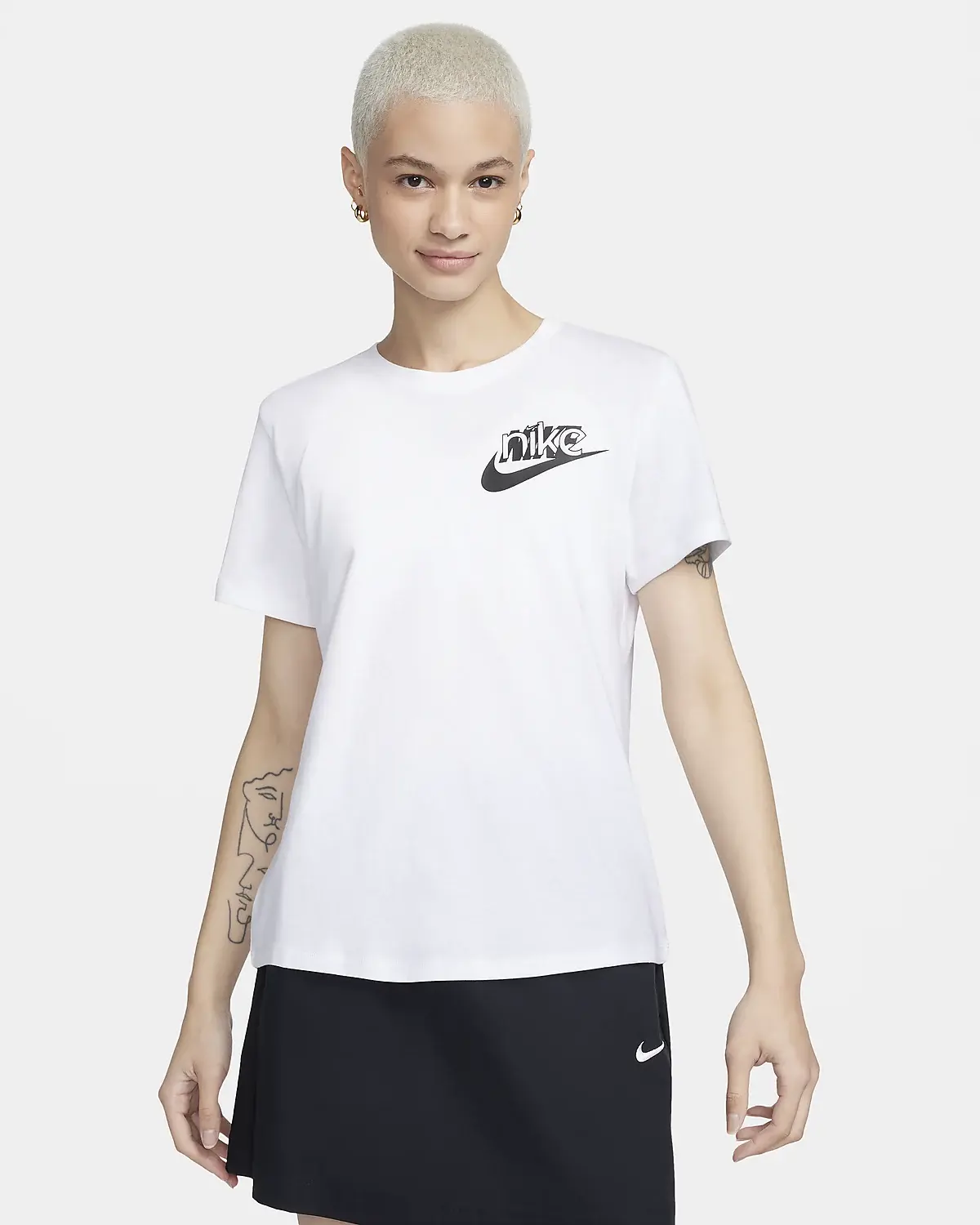 Nike Sportswear. 1