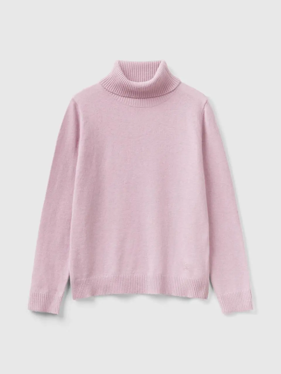 Benetton turtleneck in wool blend. 1