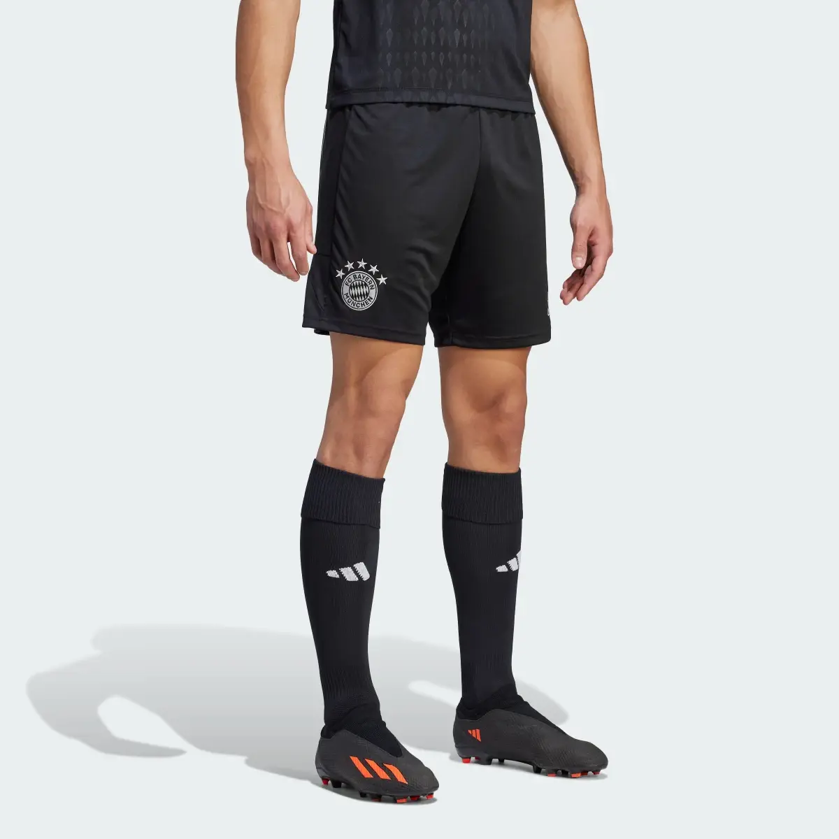 Adidas FC Bayern München Tiro 23 Torwartshorts. 1