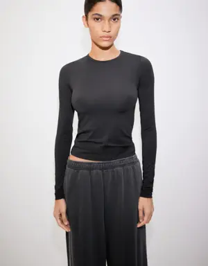 Rounded neck t-shirt