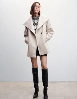 Wide lapel coat
