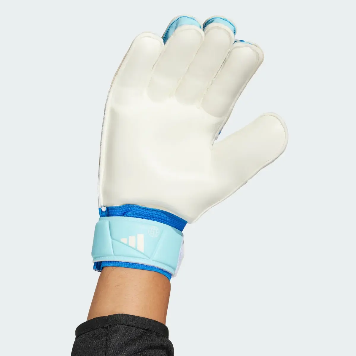 Adidas Predator Training Gloves. 2