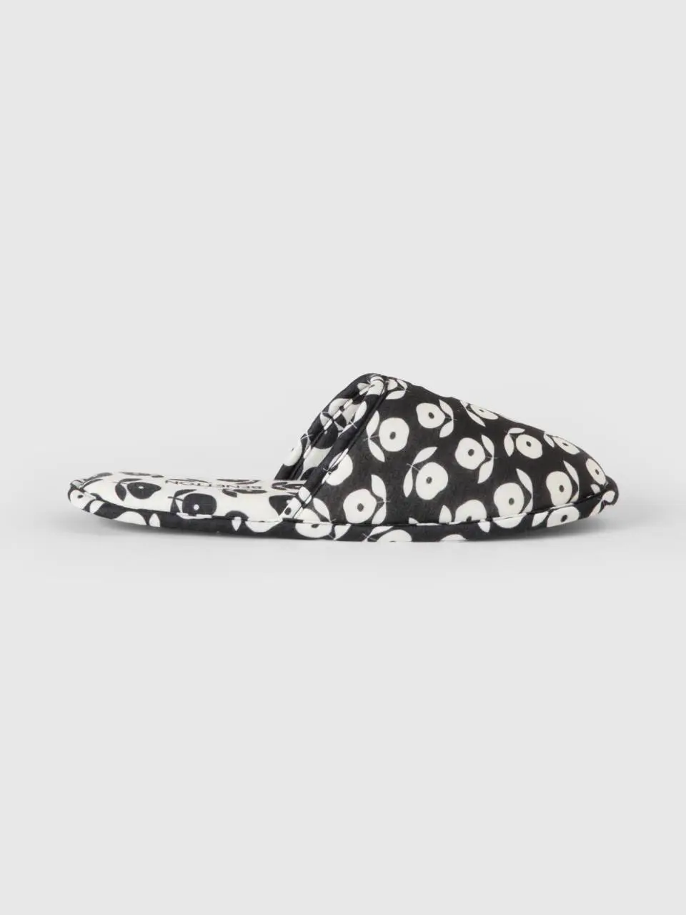Benetton floral slippers. 1
