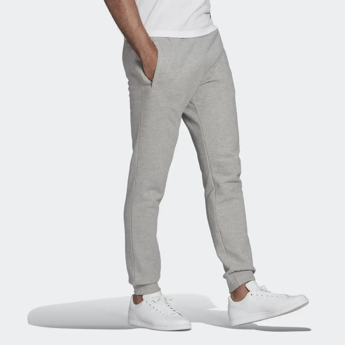 Adidas Adicolor Essentials Trefoil Pants. 3