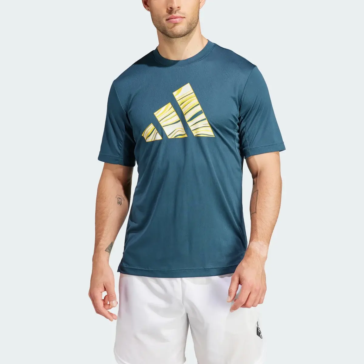 Adidas Playera Graphic HIIT Slogan Training. 1