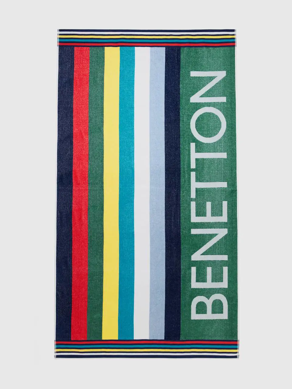 Benetton beach towel in jacquard terry. 1