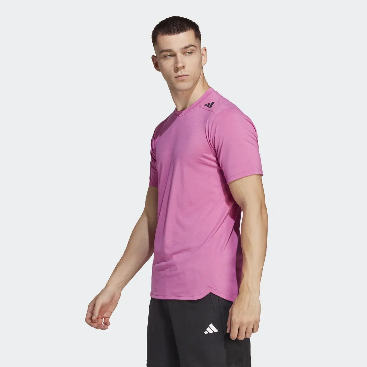 Adidas Designed for Training AEROREADY HIIT Color-Shift Training Tee. 3