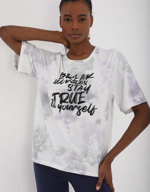 Mor Yazı Baskılı Batik Desenli O Yaka Kadın Oversize T-Shirt - 97125