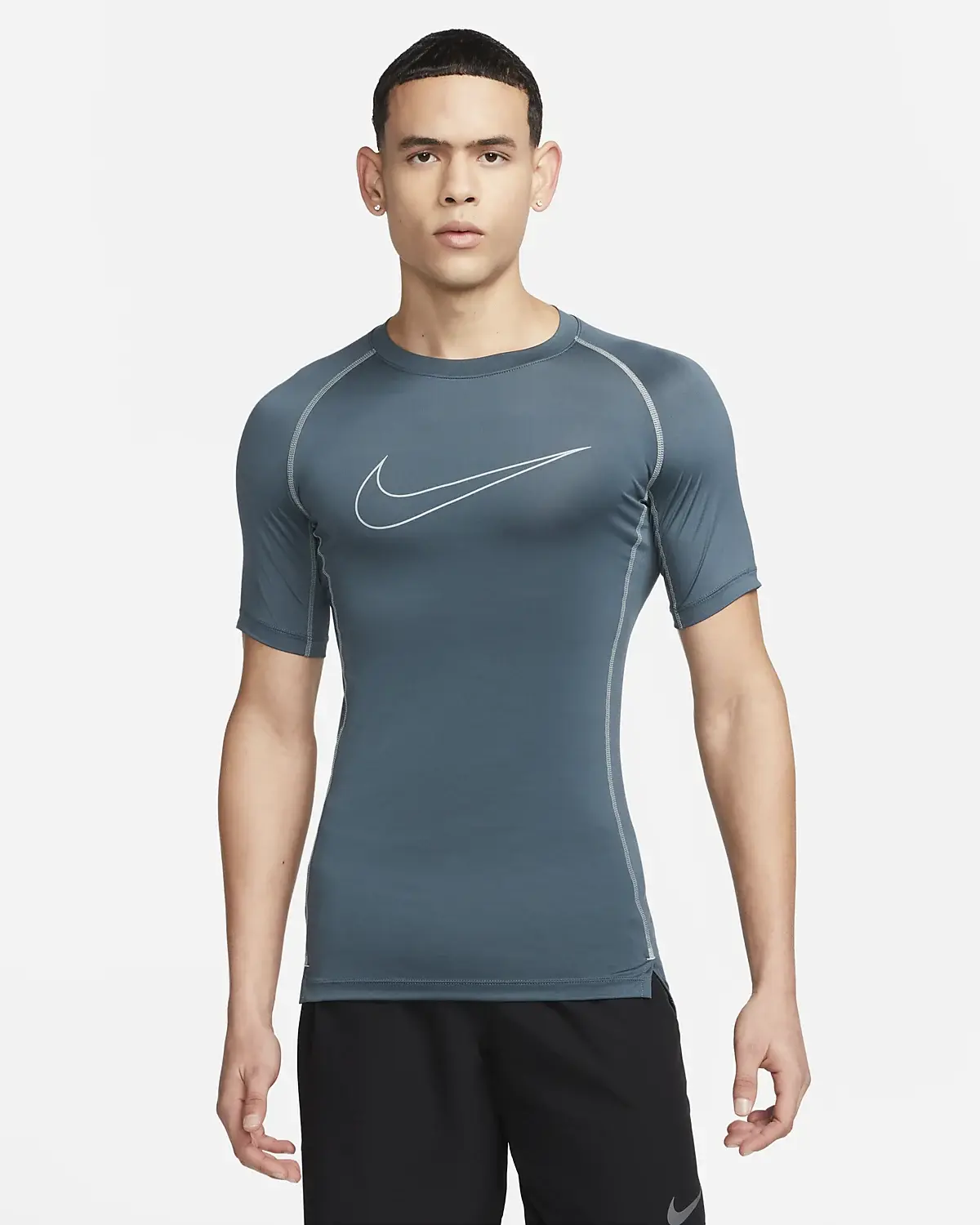 Nike Pro Dri-FIT. 1