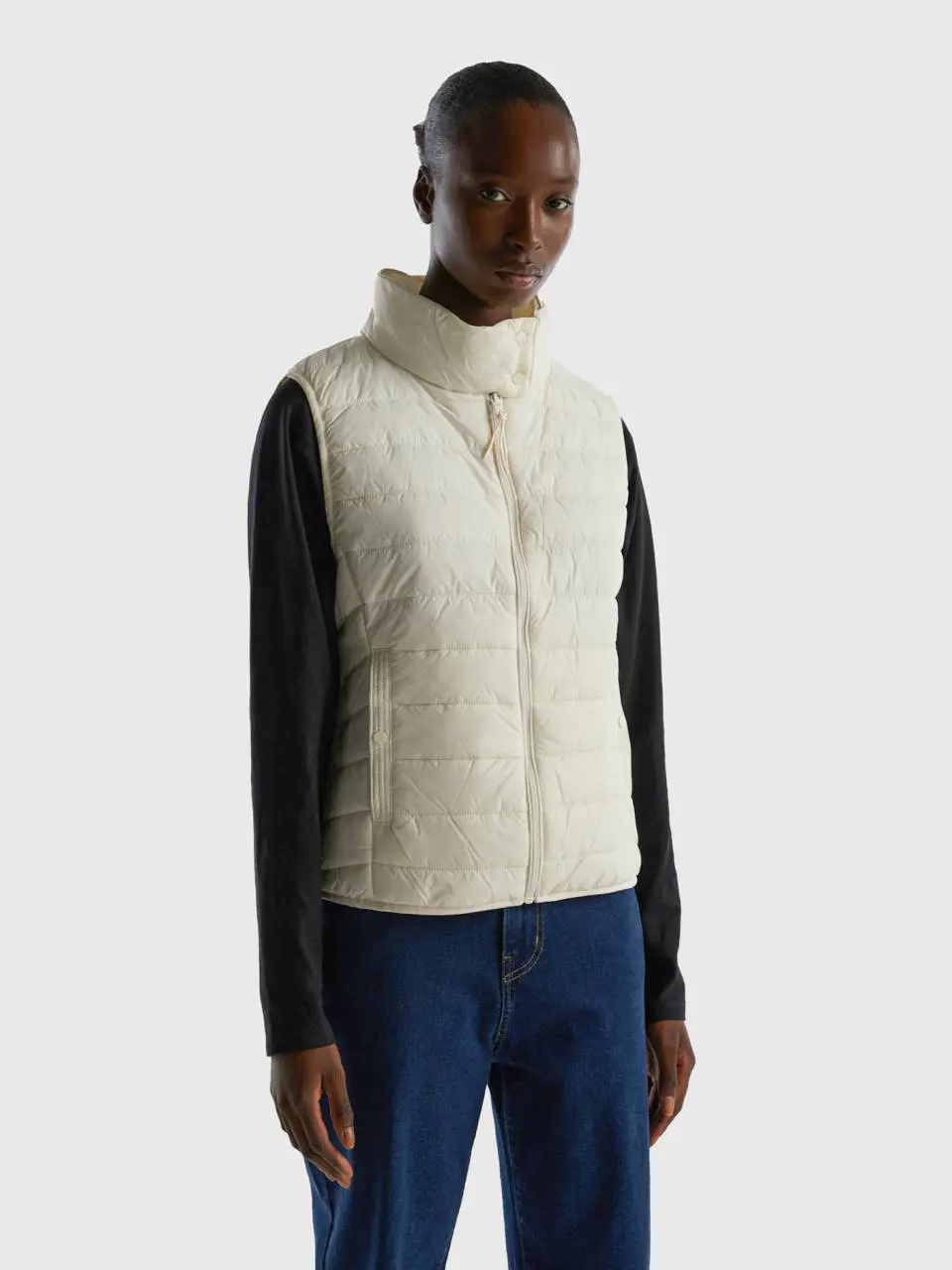 Benetton sleeveless puffer jacket with recycled wadding. 1