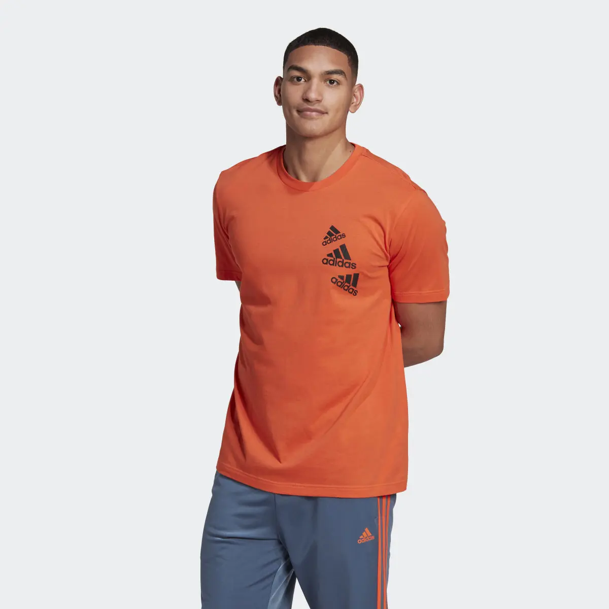 Adidas T-shirt BrandLove Essentials. 2