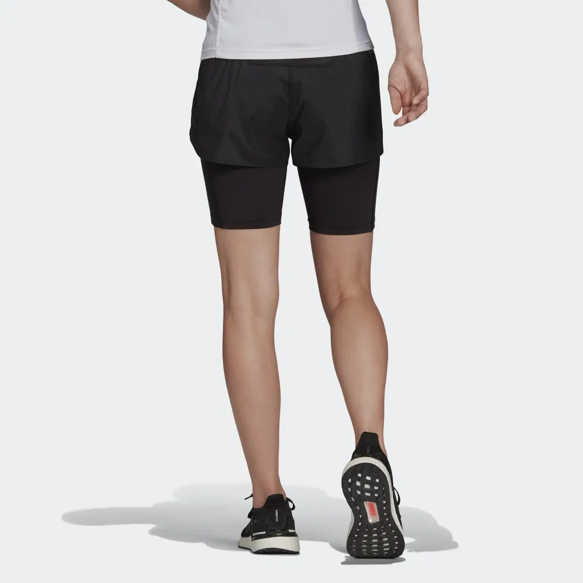 Adidas Pantalón corto Run Fast Two-in-One. 2