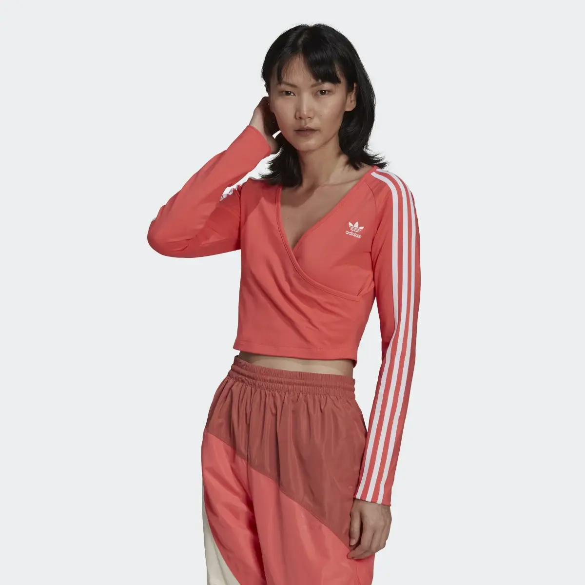 Adidas ADICOLOR CLASSICS CROPPED Long-Sleeve Top. 2