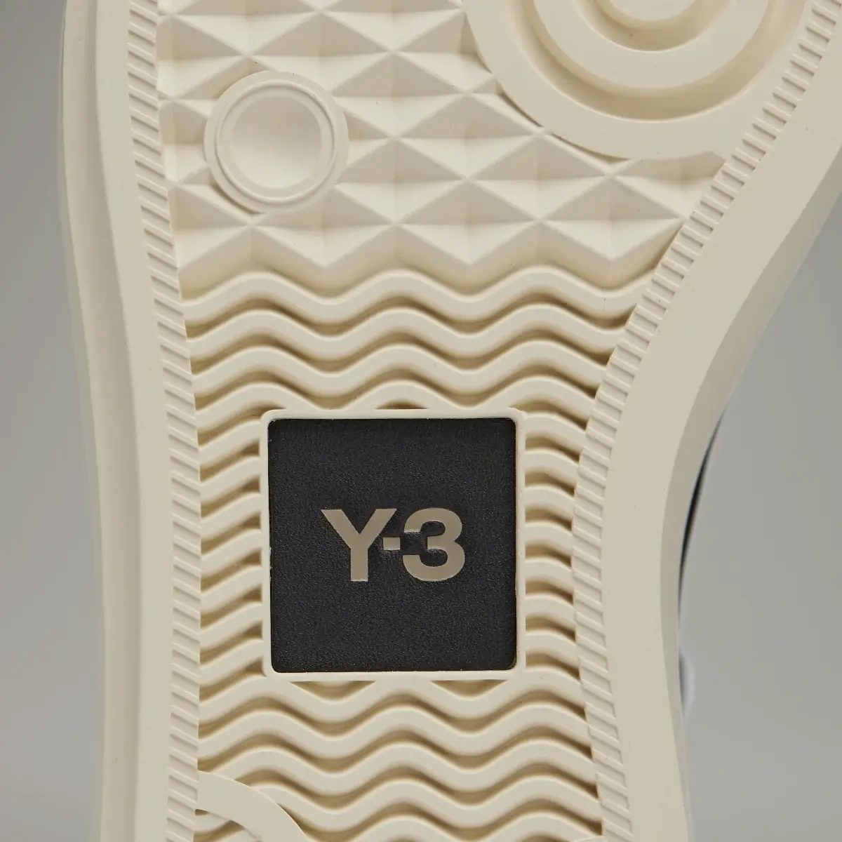 Adidas Y-3 AJATU COURT HIGH. 3