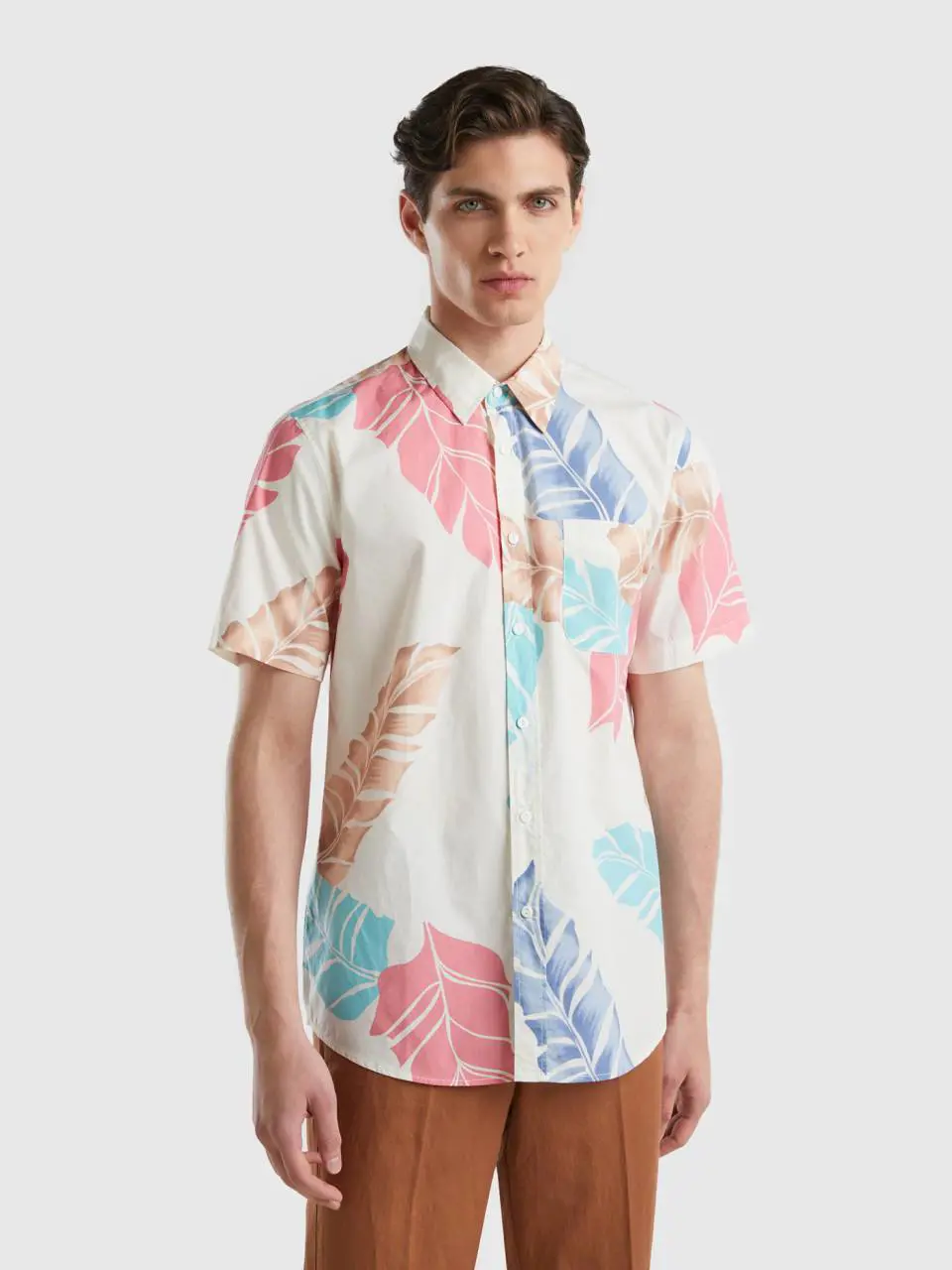 Benetton short sleeve patterned shirt. 1 Benetton short sleeve patterned shirt. 1