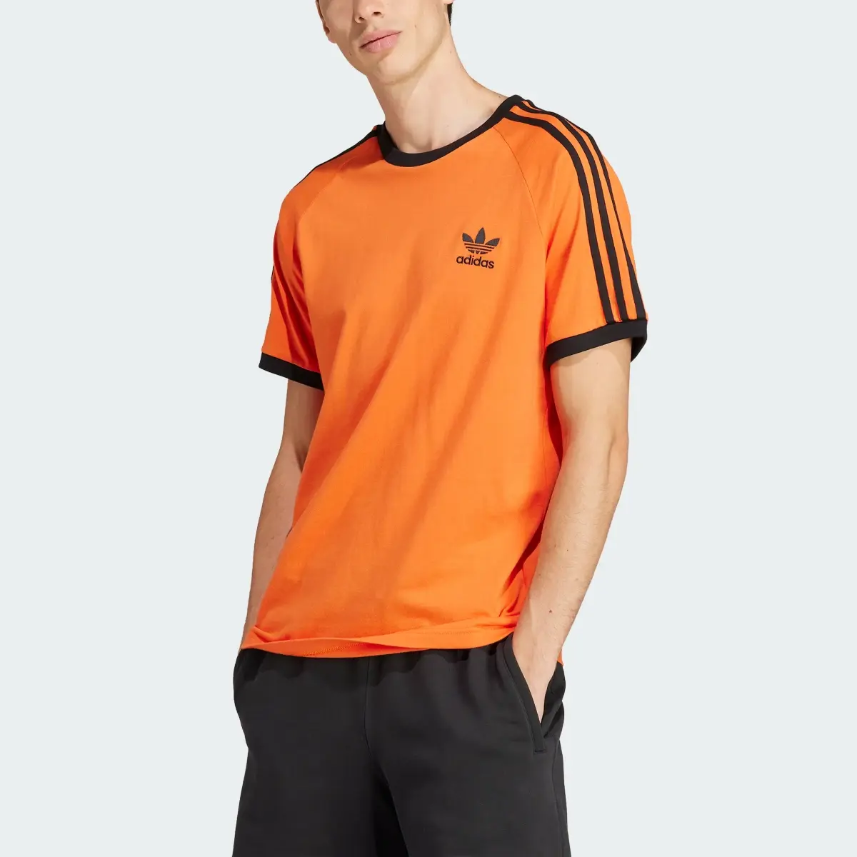 Adidas adicolor Classics 3-Streifen T-Shirt. 1