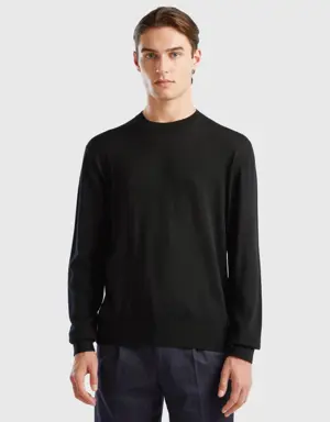 black sweater in pure merino wool