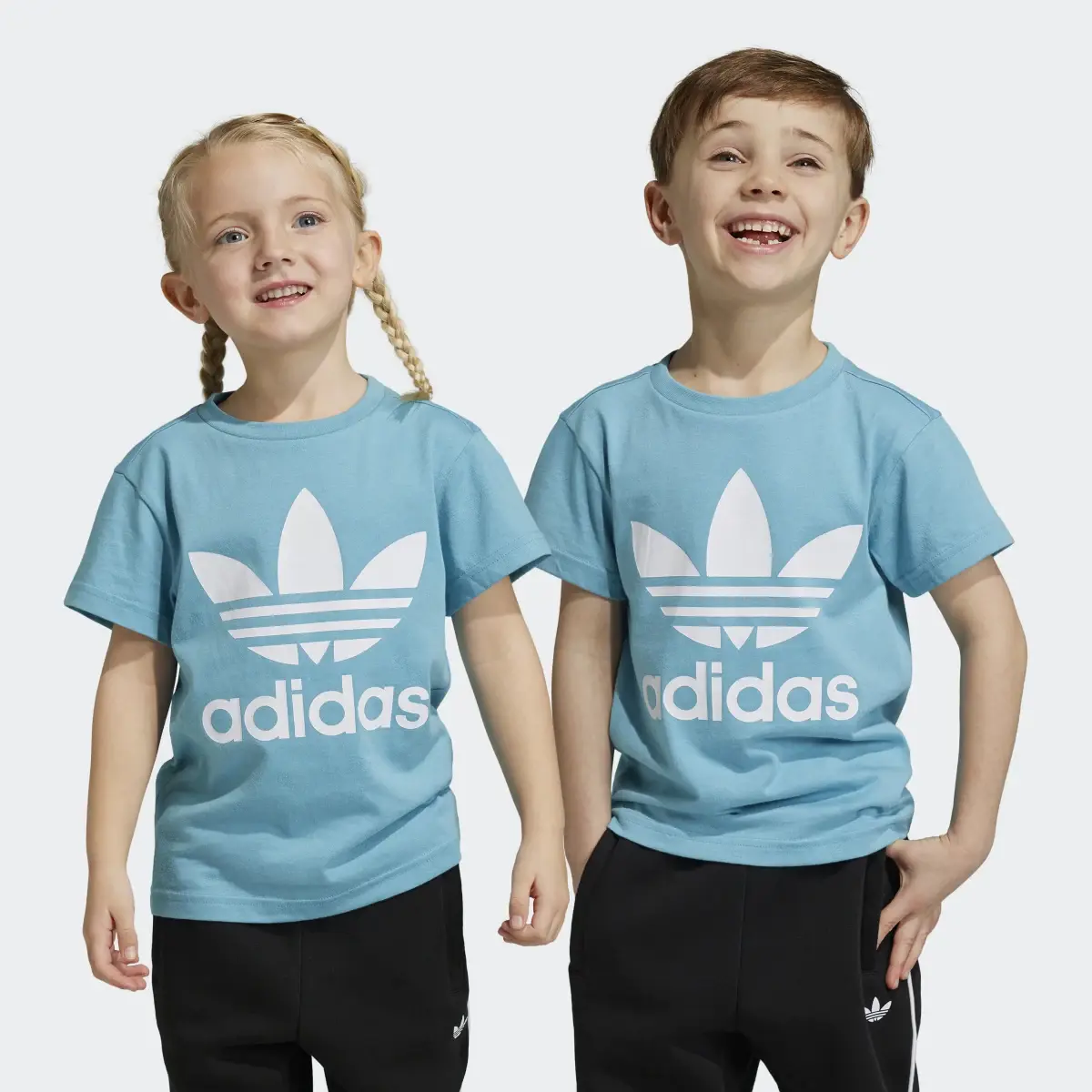 Adidas Adicolor Trefoil Tee. 1