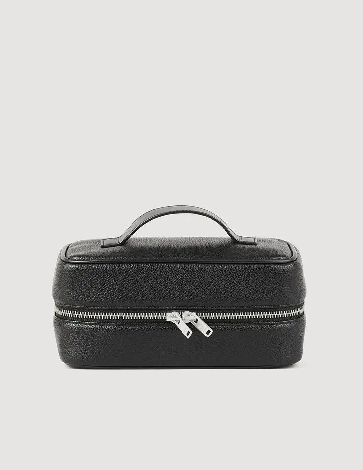 Sandro Toilet bag in grained fabric. 1