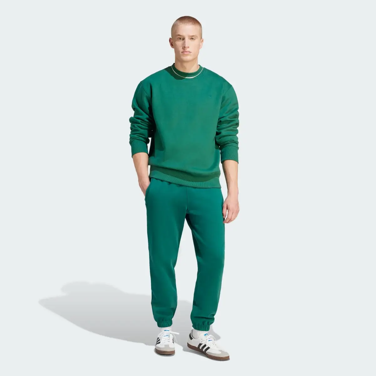 Adidas Pantalon de survêtement Premium Essentials. 3