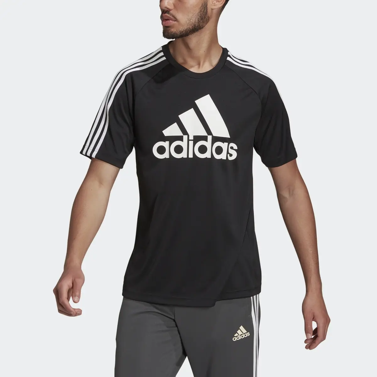 Adidas Camiseta AEROREADY Sereno Logo. 1