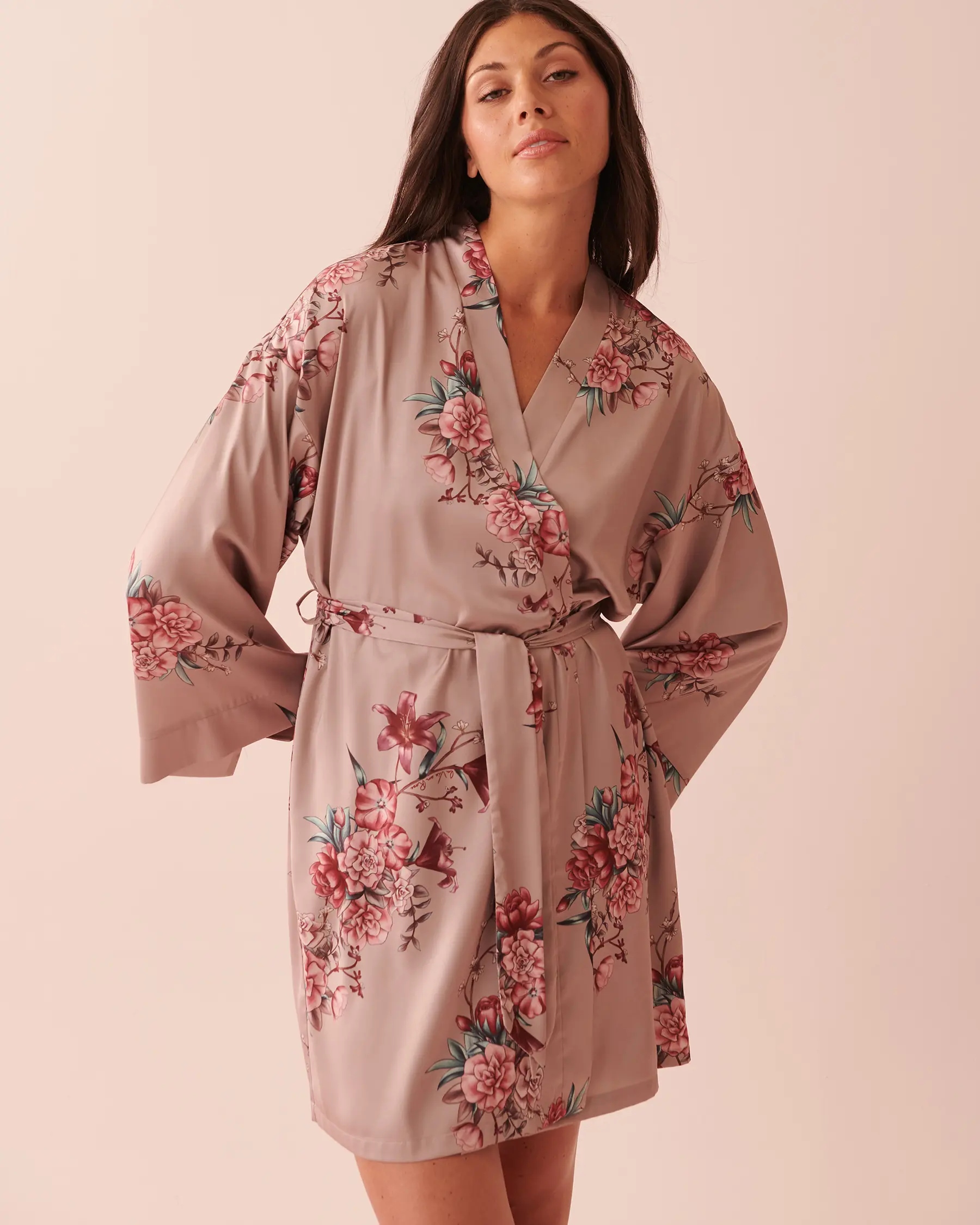 La Vie en Rose Maxi Lenght Satin Kimono. 1