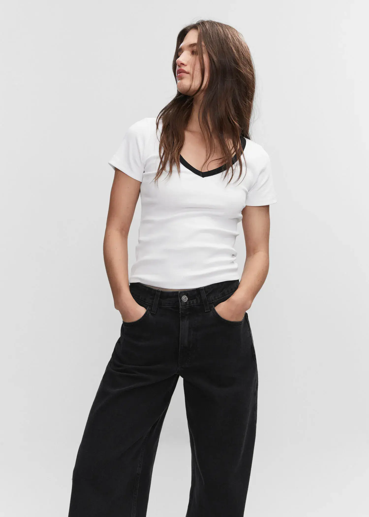 Mango Contrast collar shirt. a woman wearing black jeans and a white tee shirt. 