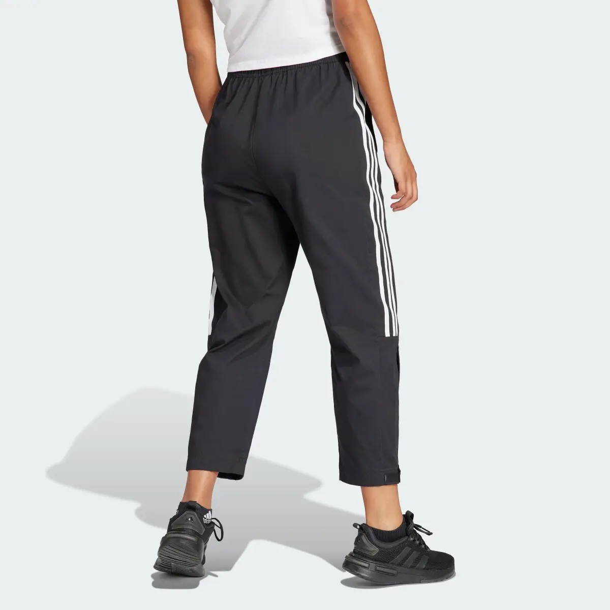 Adidas Tiro Woven Loose 7/8 Pants. 2