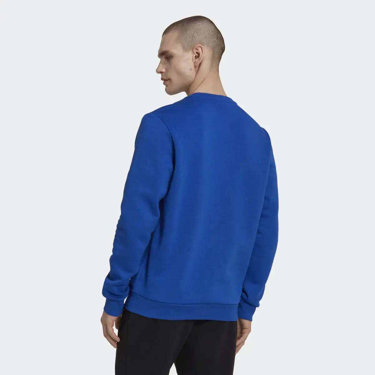 Adidas Sweatshirt Essentials. 3