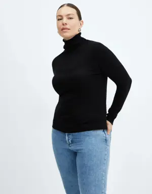 Fine-knit turtleneck sweater