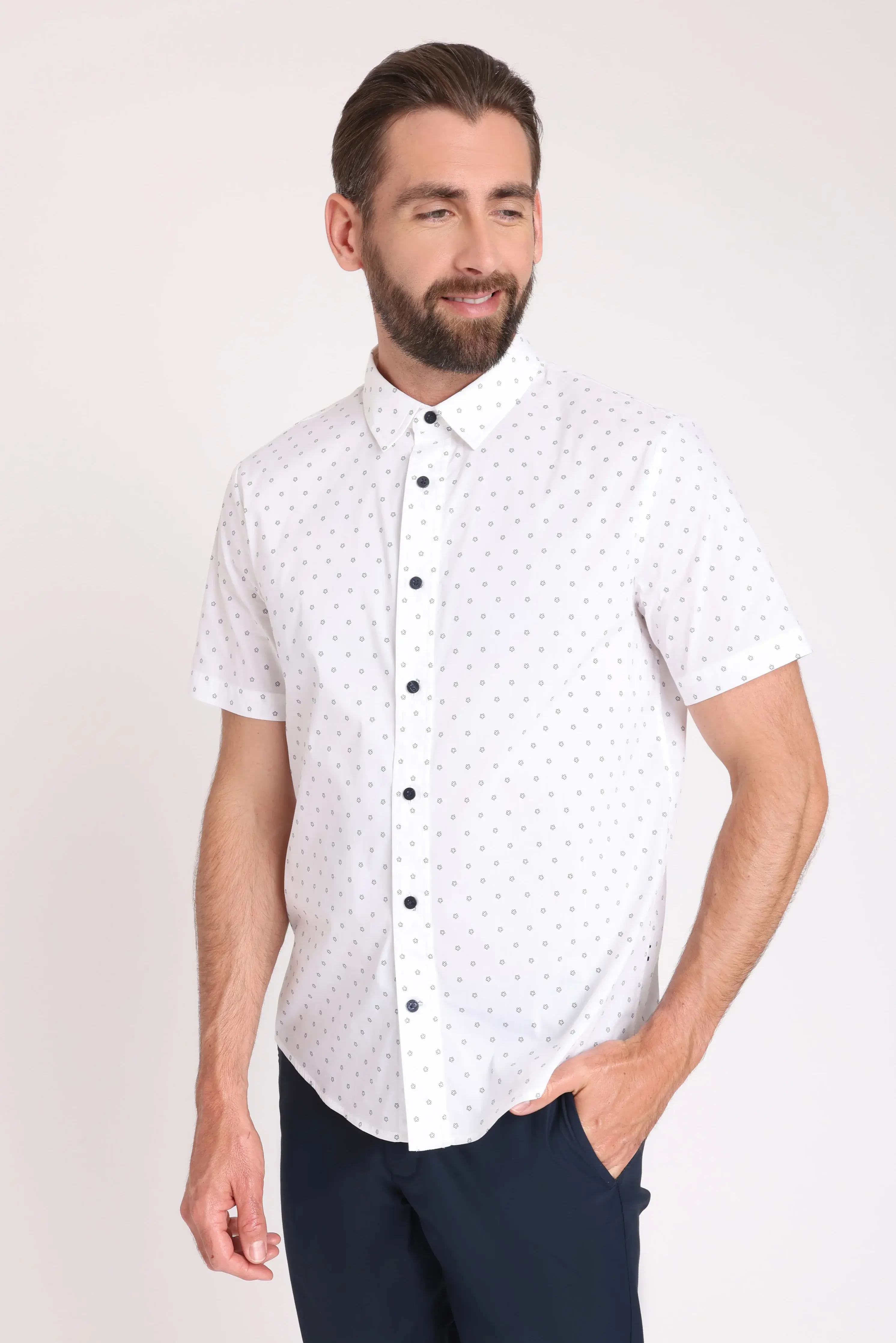 Kit And Ace Stay Cool Poplin Short Sleeve Shirt Standard Fit. 1