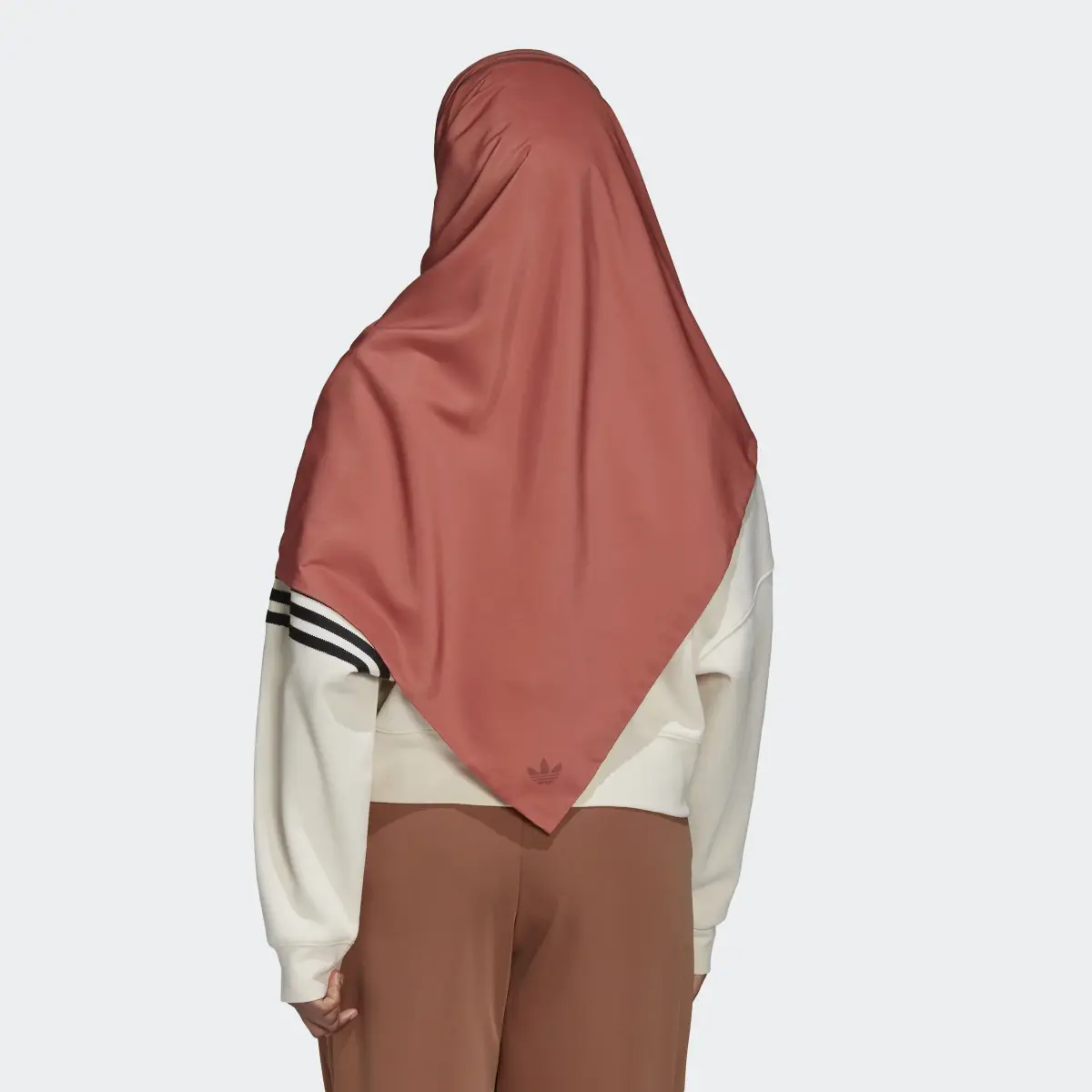 Adidas Hijab. 3