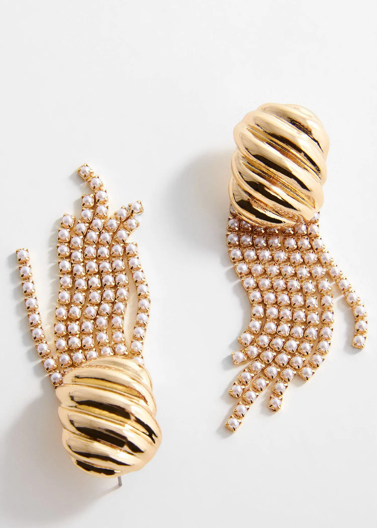 Mango Long pearl earrings. 2