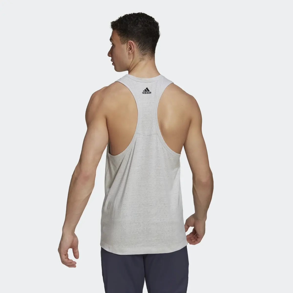 Adidas Playera sin Mangas de Entrenamiento Yoga. 3