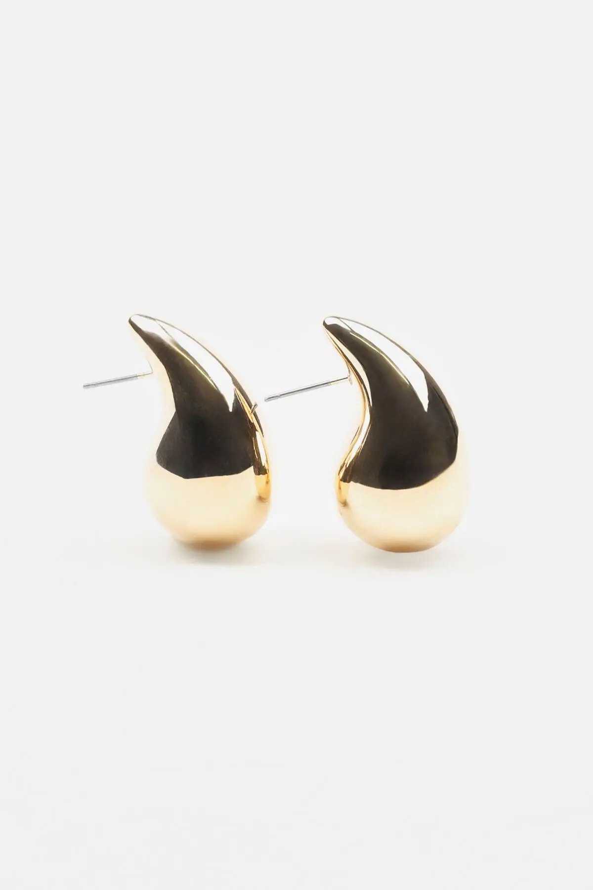 Garage Oversized Droplet Earrings. 3