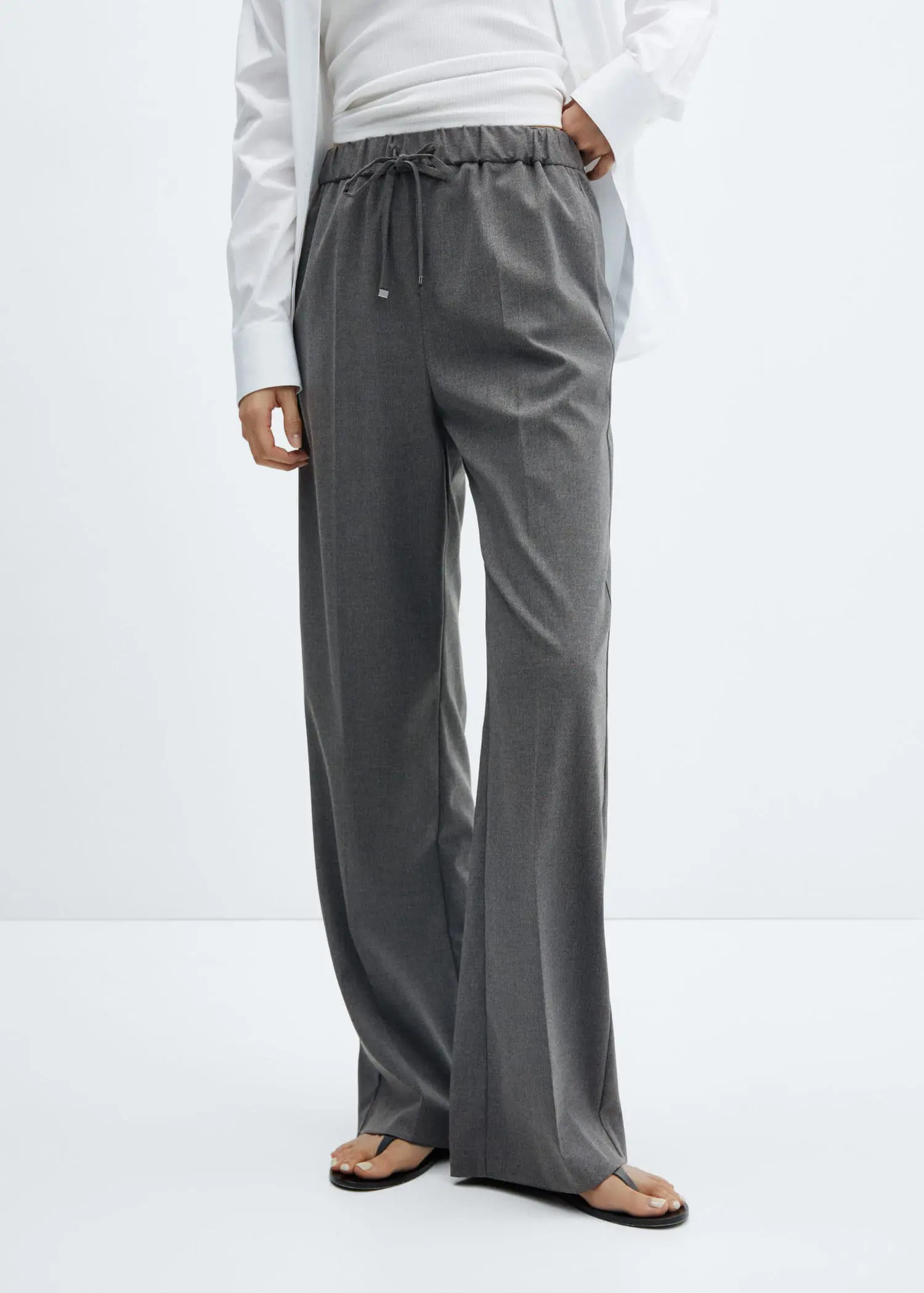 Mango Spodnie z szerokimi nogawkami i elastycznym pasem. 2