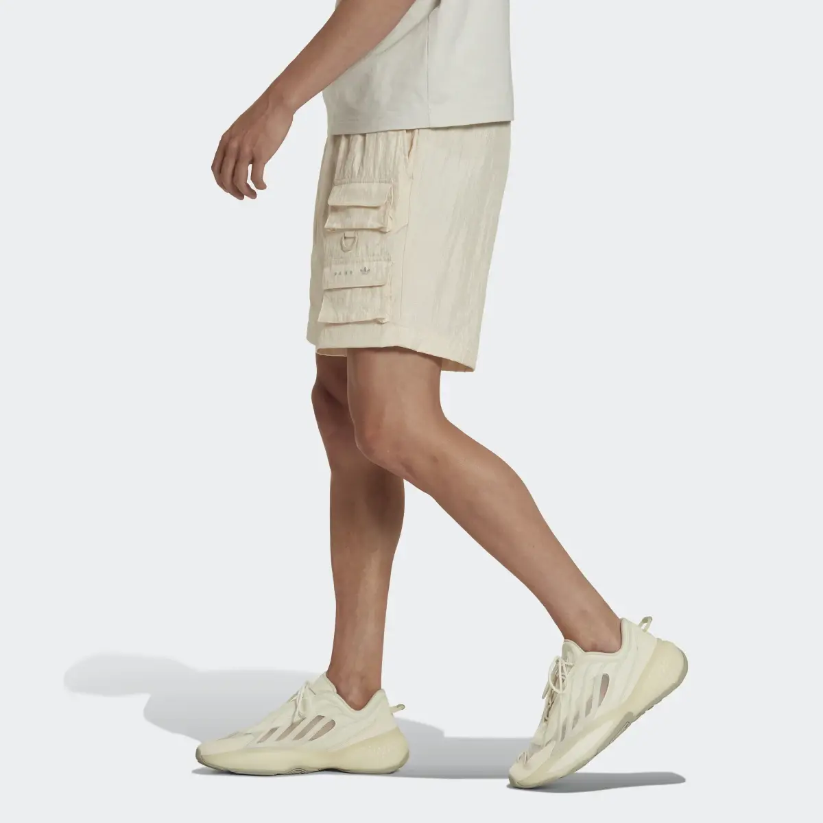 Adidas Short mix de matières Reveal. 2