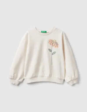 sweatshirt with floral embroidery