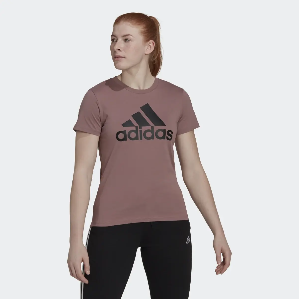 Adidas T-shirt LOUNGEWEAR Essentials. 2