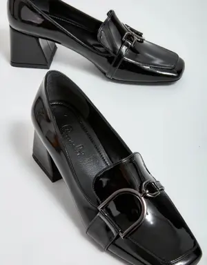 Siyah Rugan Kadın Klasik Topuklu Ayakkabı M0840534598