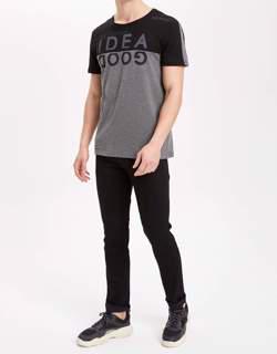 Defacto Yazı Baskılı Renk Bloklu T-shirt. 2 Defacto Yazı Baskılı Renk Bloklu T-shirt. 2