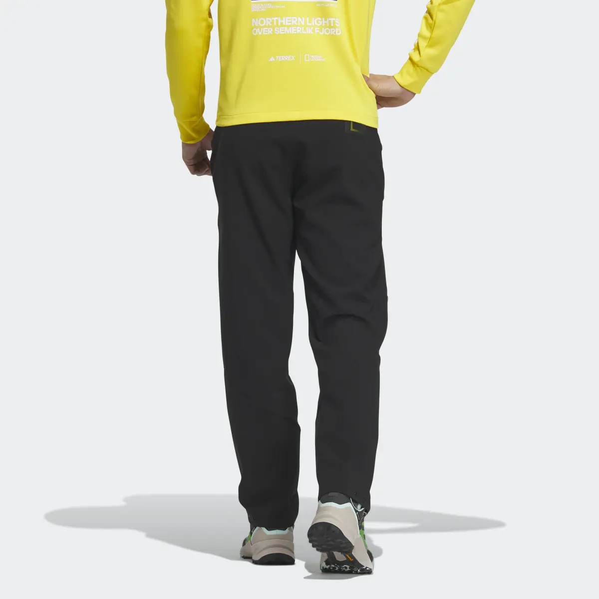 Adidas Spodnie National Geographic Soft Shell. 2