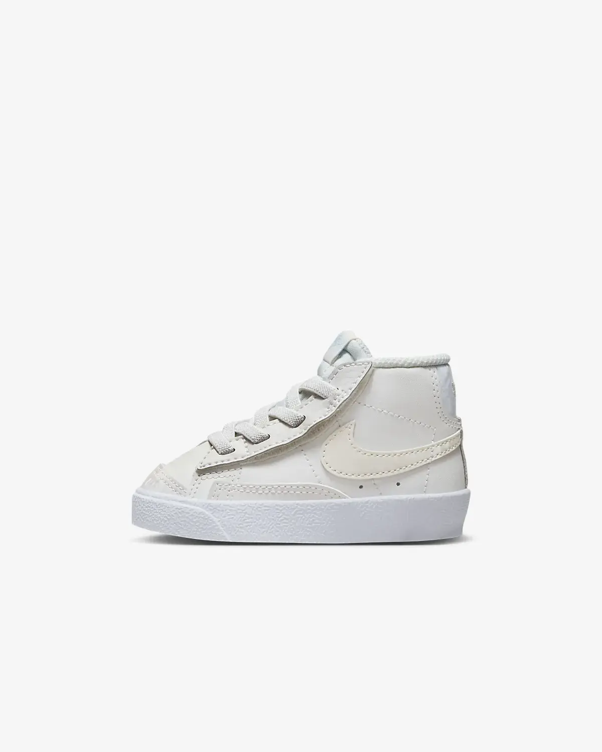 Nike Blazer Mid '77. 1