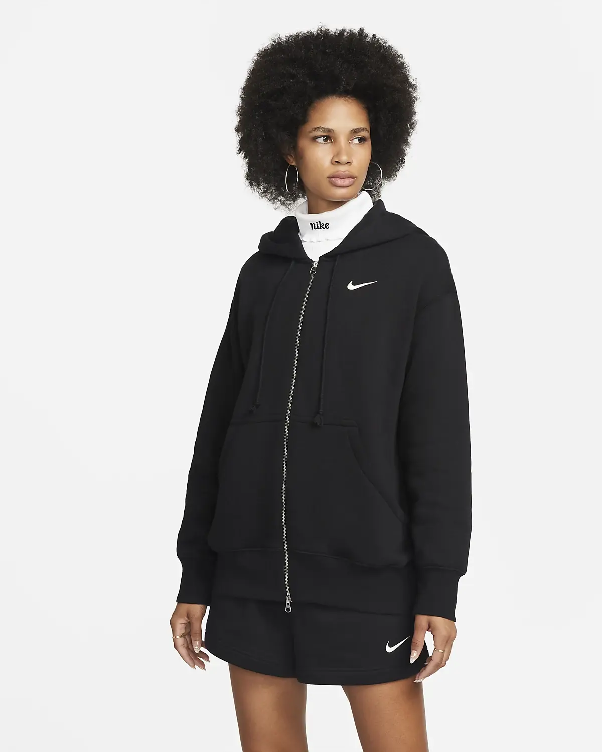 Nike Sportswear Phoenix Fleece. 1