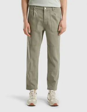 relaxed fit trousers with pockets
