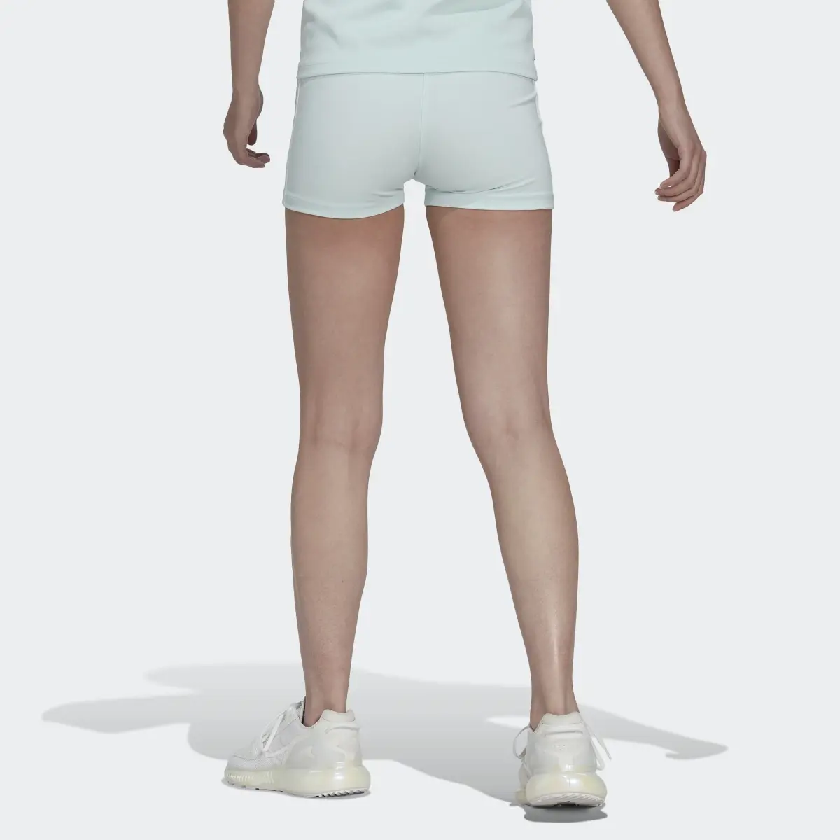 Adidas Adicolor Classics Traceable Shorts. 2