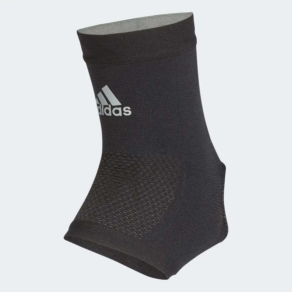 Adidas Chevillère Performance. 1